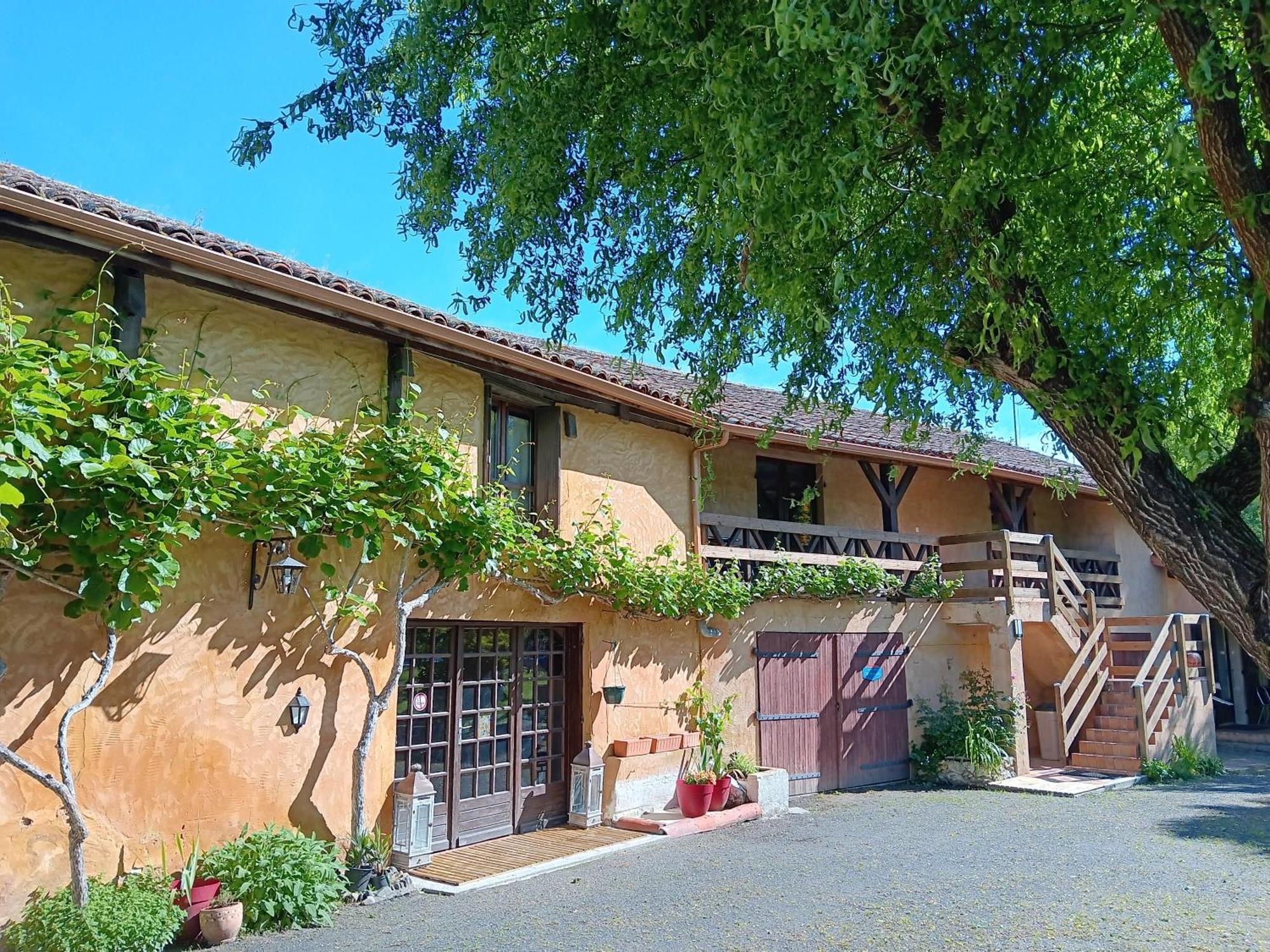 Gite Au Moulin Du Comte Bourrouillan Εξωτερικό φωτογραφία